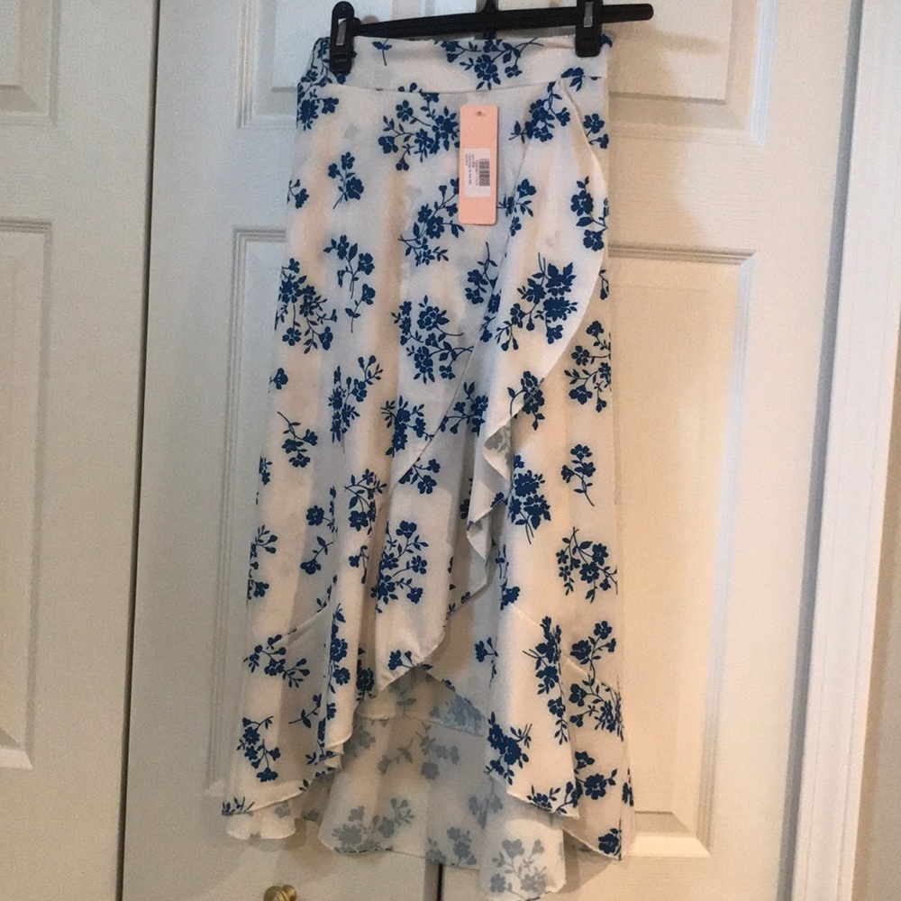 Size 6 floral wrap skirt NW/tags